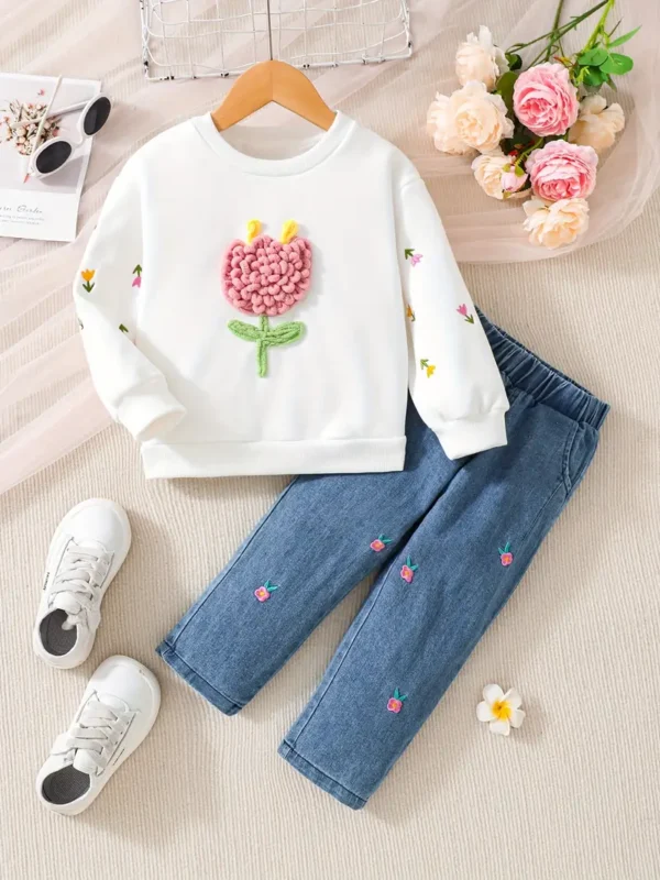 Conjunto pantalón jean + polera flor