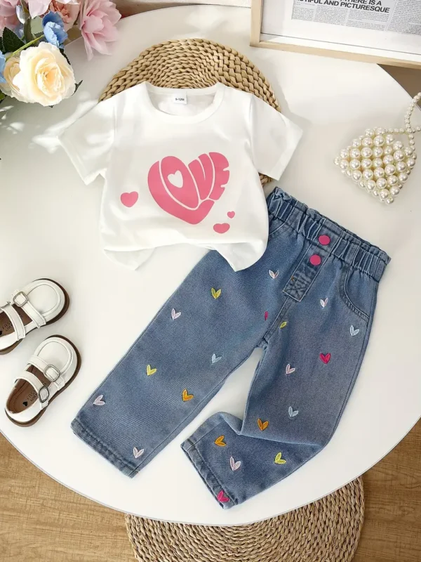 Conjunto pantalón jeans más polo de corazones
